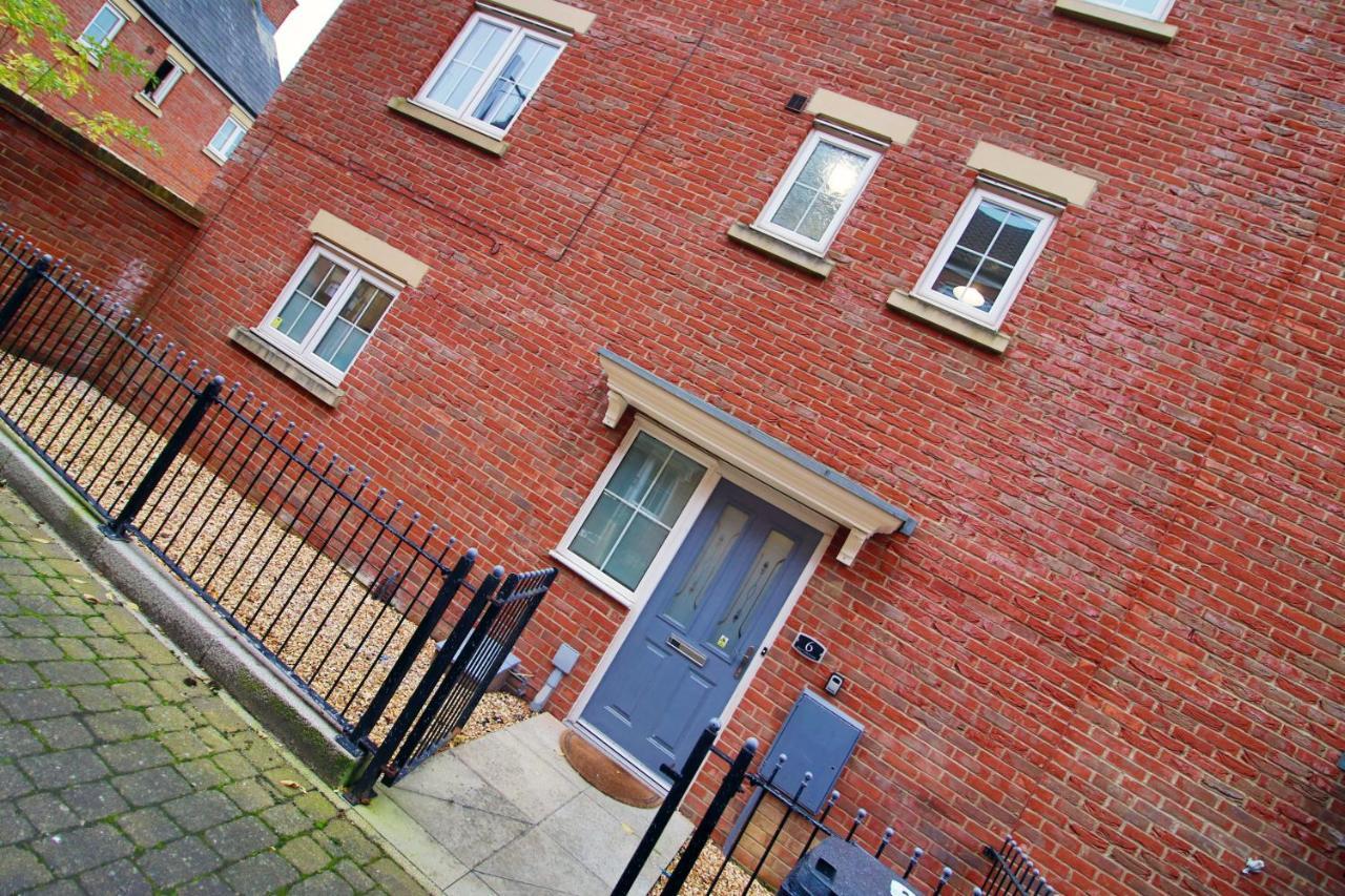 Delft - Spacious Home, High Speed Wi-Fi, Free Parking, Terrace Swindon Zewnętrze zdjęcie
